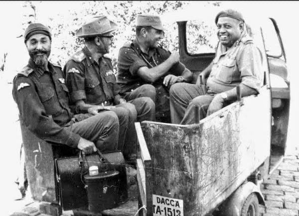 The triumph over #Pakistan will  be incomplete without mentioning the role of guerrilla force #MuktiBahini . This force was trained by one of the daredevils of #IndianArmy , #GeneralShabegSingh. 

He operated behind the enemy lines against Pakistanis in a covert manner. He…