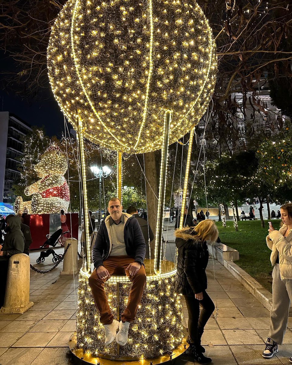 Aris_Christofer's tweet image. Βολταρες στην κουκλα Αθηνα ..❤️🎄💥💥
#xmasmood