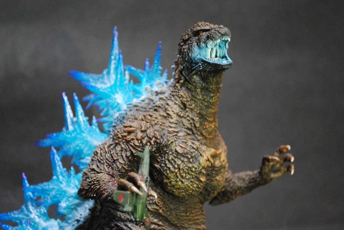 ゴジラマイナスカラー　リペイント ゴジラ-1.0 鎮座獣 ゴジラ2023 リペイント、カスタム 上向きに咆哮し