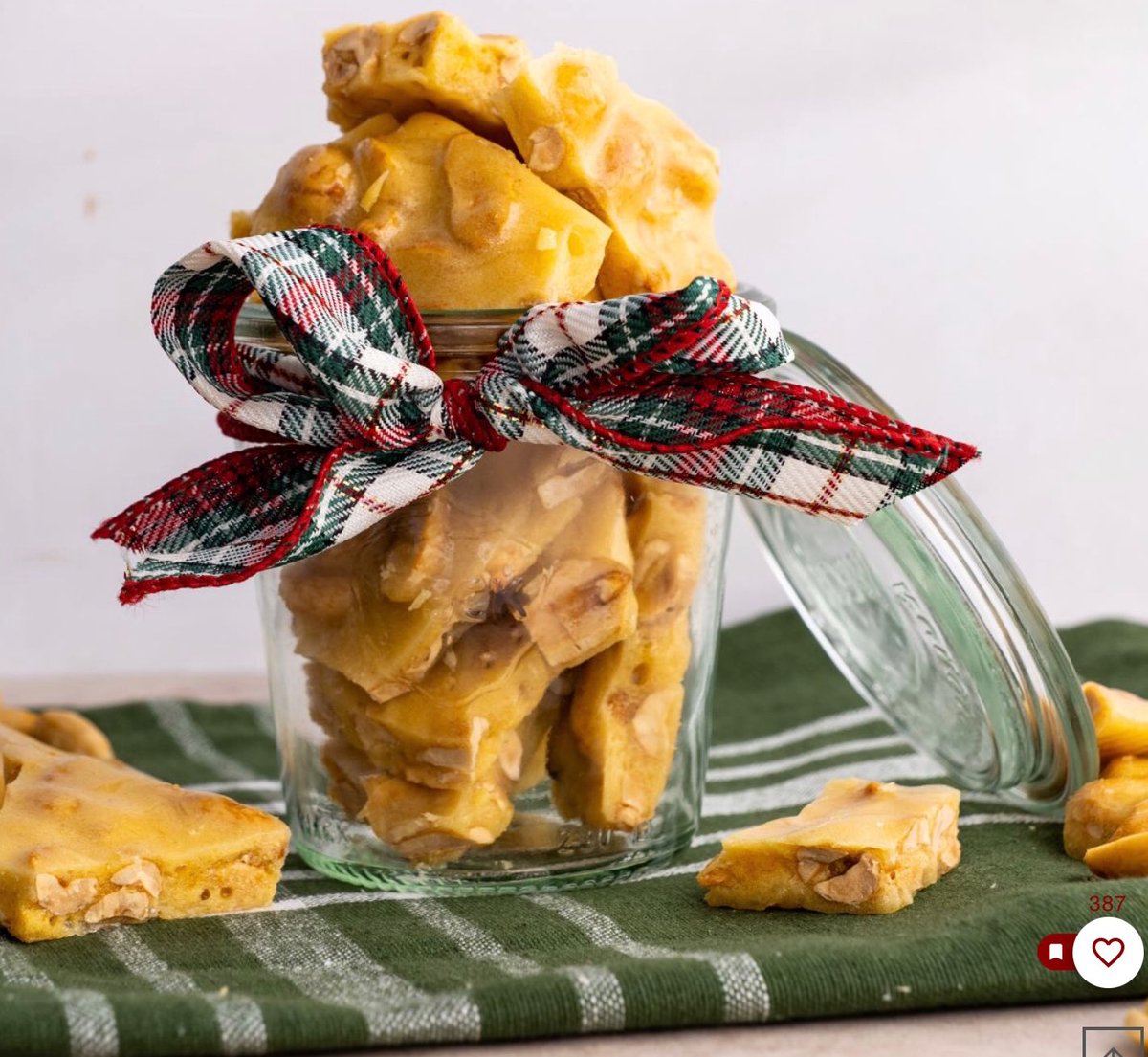 Recipe➡️ thesouthernladycooks.com/microwave-pean…
The perfect gift for friends and family. Microwave peanut brittle is so easy and everyone loves it. Such a delicious treat.  We make it every year. 
#peanutbrittle #Christmasgifts