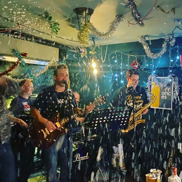 We had a cracking gig @AcombTap last night in aid of @YMenfulness. So much joy. So much snow. #ReverendAndTheReindeers