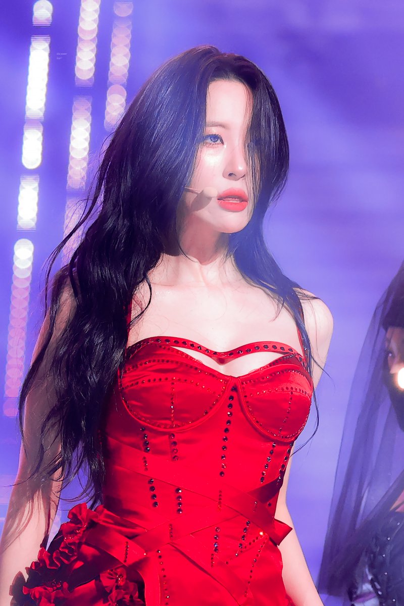 Sunmi Brasil #STRANGER on X: No jogo Sudden Attack a personagem da Sunmi  joga com uma arminha sobre o céu roxo 😭  / X