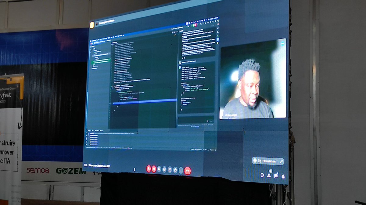 En direct du #devfestlome  
Bon ceux qui demandaient si je serai bel et bien là. Voilà la preuve.
Rejoignez moi