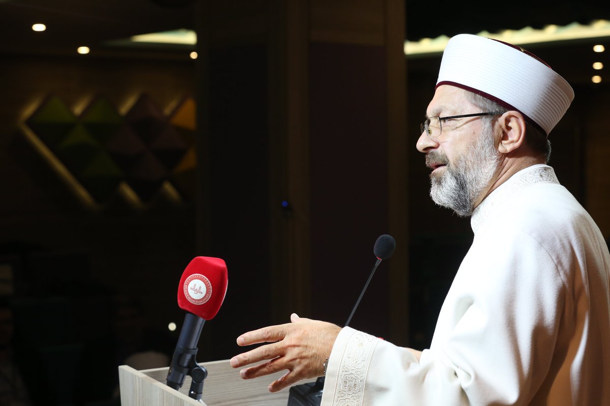 diyanetbasin's tweet photo. Diyanet İşleri Başkanı Prof. Dr. Ali Erbaş, “Peygamberimizin (s.a.s.) davasını toplumlara, insanlara biz ulaştıracağız” @DIBAliErbas 
https://t.co/2NvqJRo3bd https://t.co/nwJSKhNN7X