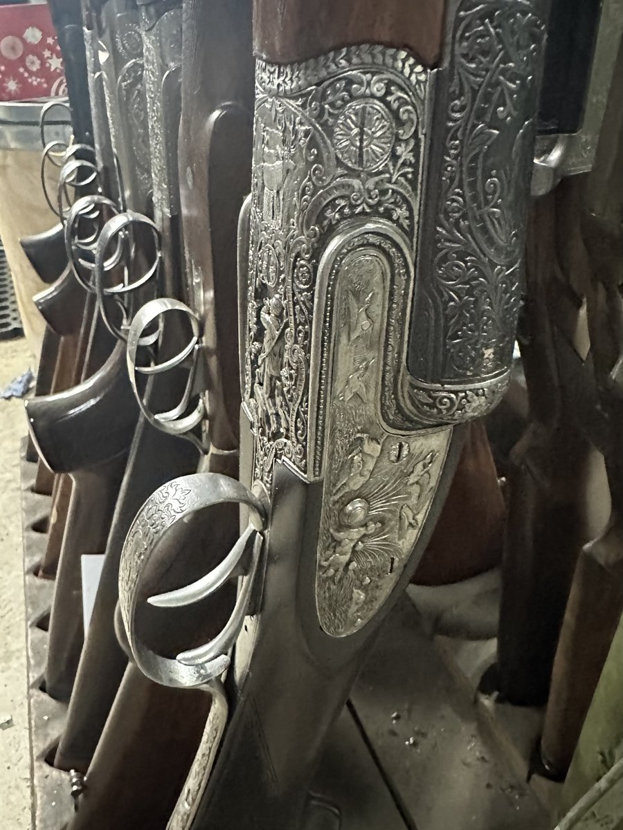 We strive for art to create true bespoke reliable hunting guns and rifles.

#armasugartechea #sidebysideshotgun #ugartecheashotguns #cazeria #usa #finegunmaking #hunting #safari #chasse #gunengraving #ukshooters #600ne #chasseacourre #bestgunsdaily #ukshots #12gauge #20gauge