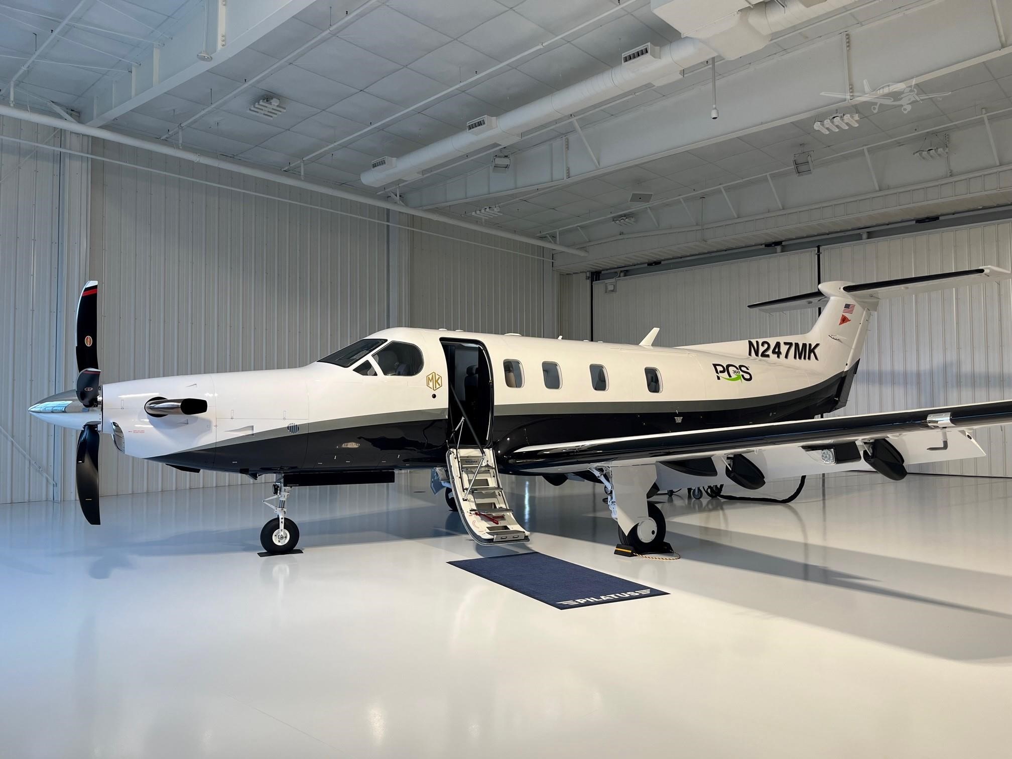 A*i様 Pilatus PC-12 NGX 模型　元箱付き 卸し売り購入 Pilatus 模型・プラモデル 元箱付き 模型 NGX PC
