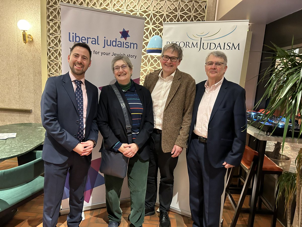 Pleased to celebrate another step in the creation of Progressive Judaism, the most significant development in the history of Anglo-Jewry since the end of WWII. With Paul Langford and Karen Newman, heads @ReformMovement @LiberalJudaism and my old friend @PhilR_R @RabCharley