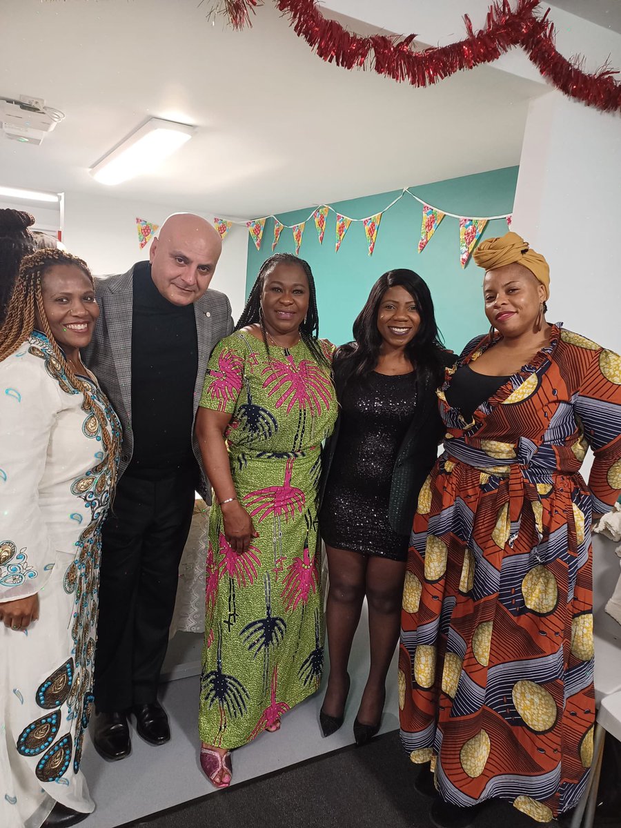 Congratulations to our international nurses for passing mental health OSCE 100% pass. Celebrating their achievement with #lindachibuzur and #Emiliachetinhe. Well done #NHFT team