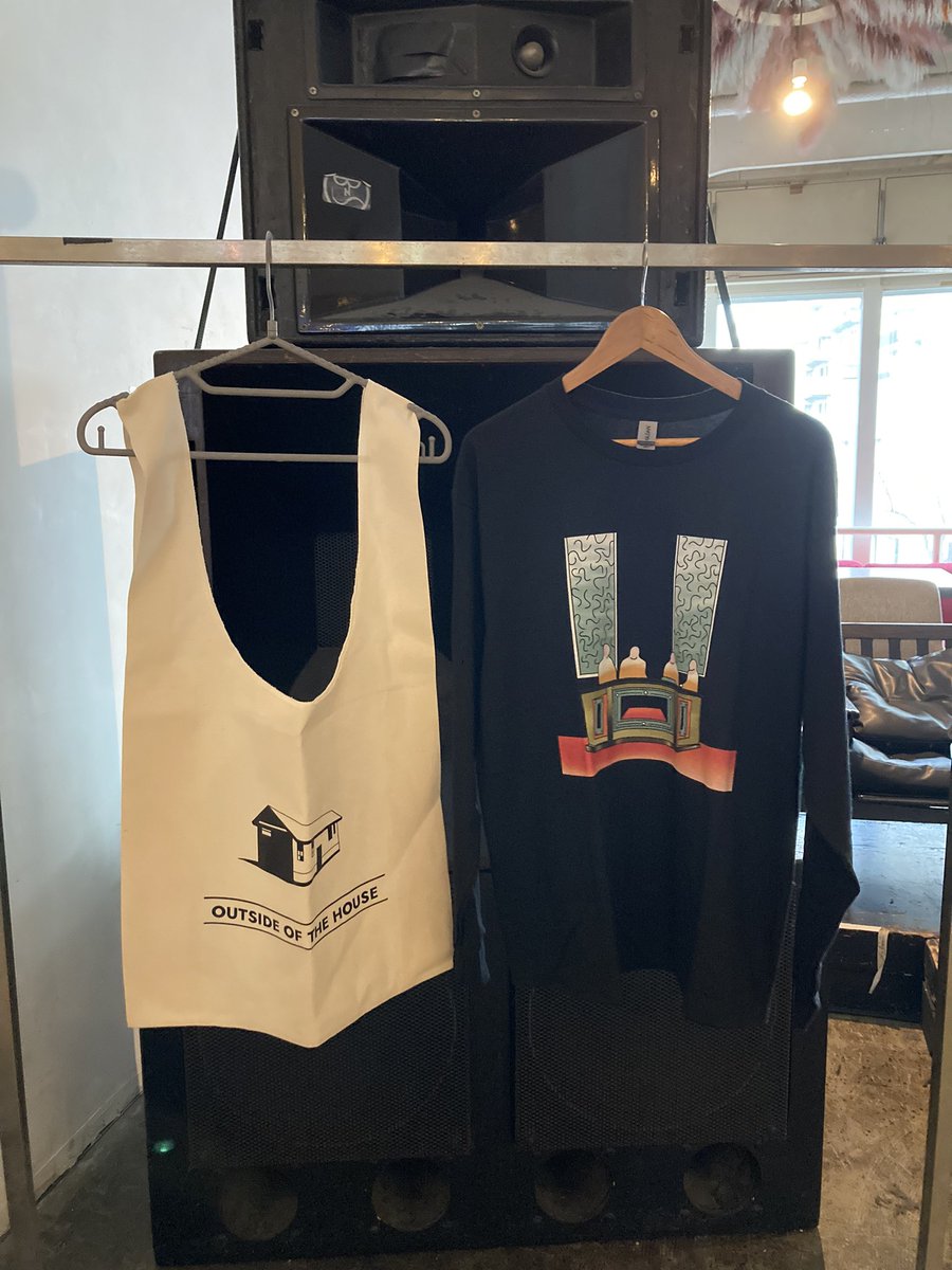 New merch ロングスリーブTシャツ：¥4,500 トートバッグ：¥2,000