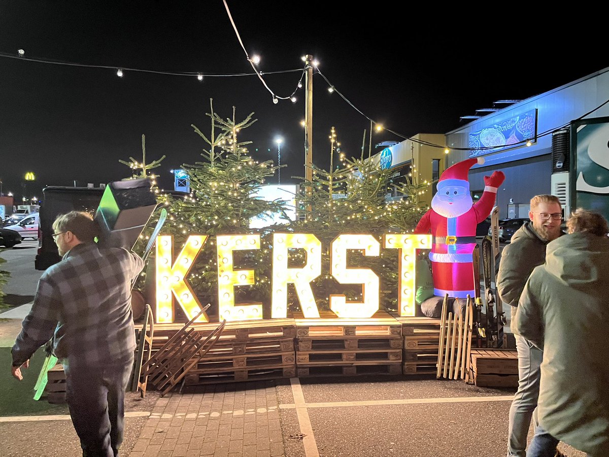 Philip van den Brand tweet media