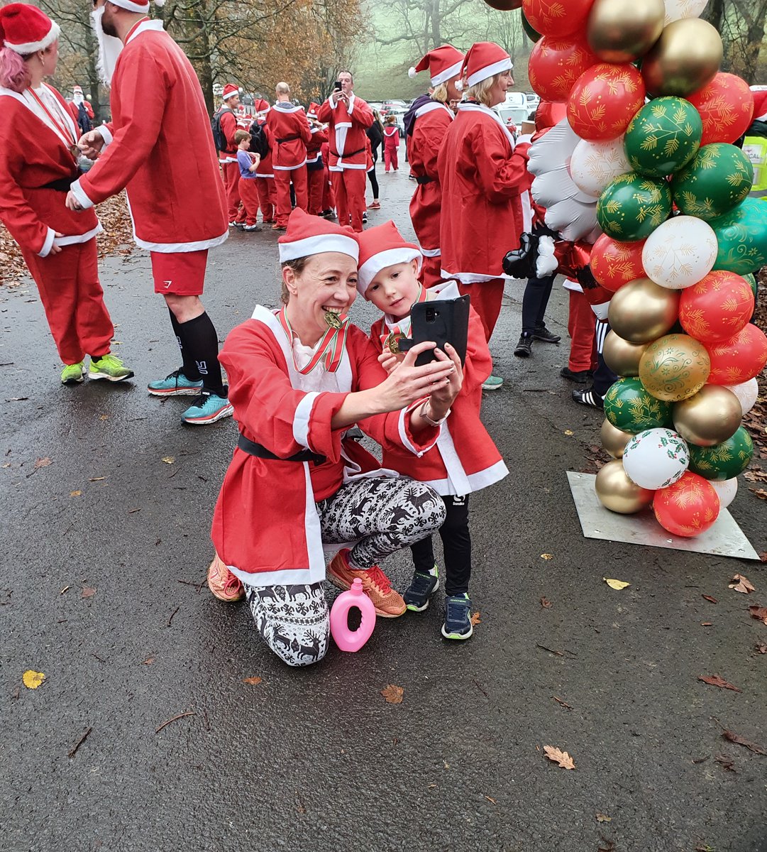 A big thank you to all of our Santas dashing at our @parkrunUK takeovers this morning 🎅

🤳 Don't forget to tag us in your selfies!

#parkrun #roundhay #bramley #templenewsam #woodhousemoor #leeds