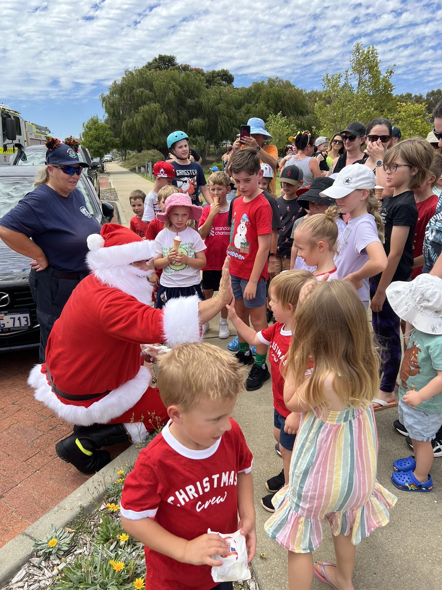 Christmas in Baldivis Thanks to the generous and amazing Baldivis Volunteer Fire and Emergency Service for bringing Christmas joy to local children.