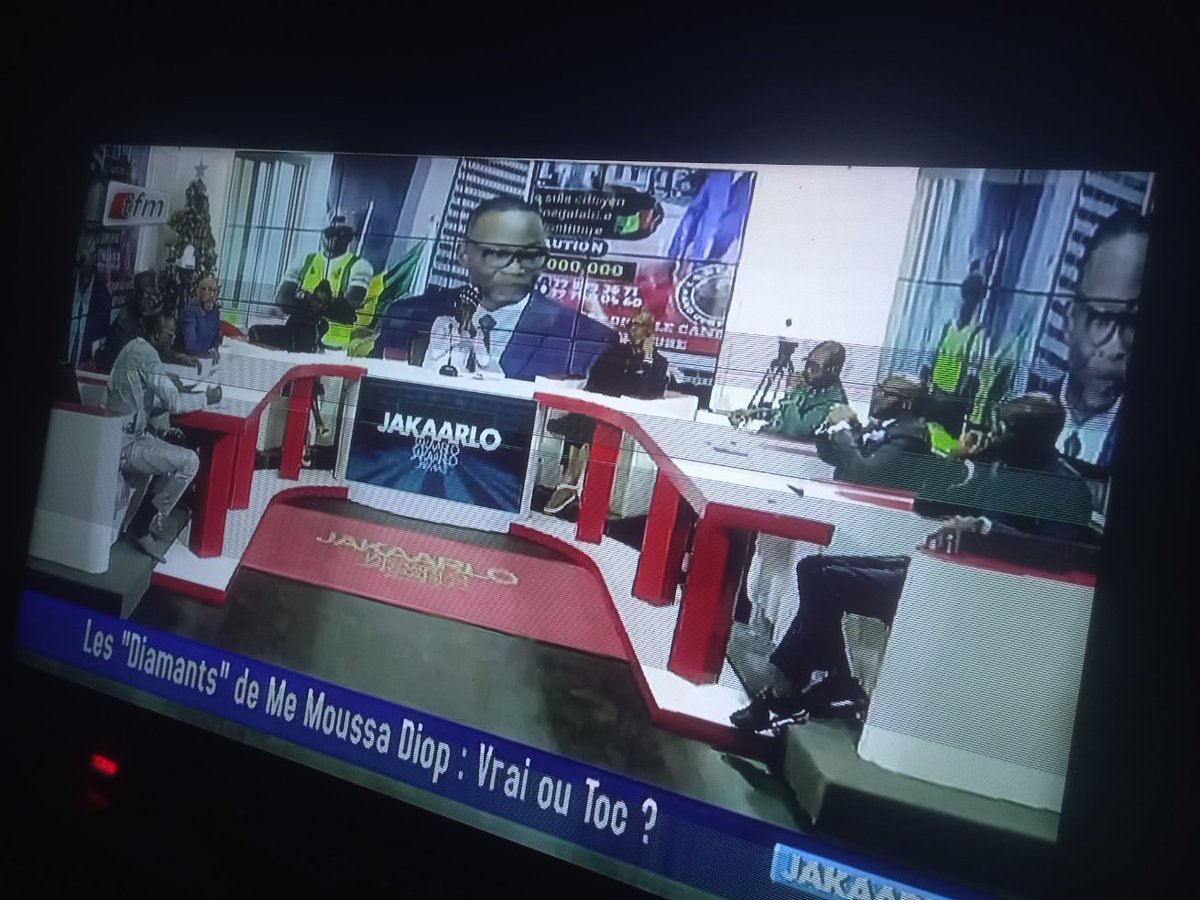 madicke4nd's tweet image. Sénégal/
Diamant/
Le peuple sérieux attend un procès public sur ça.
Maître Moussa Diop n&apos;est pas n&apos;importe qui.
Après tout c&apos;est un avocat et il sait se défendre.
Nous attendons le procès.
Maître,moi je vous respecte.
#FreeS