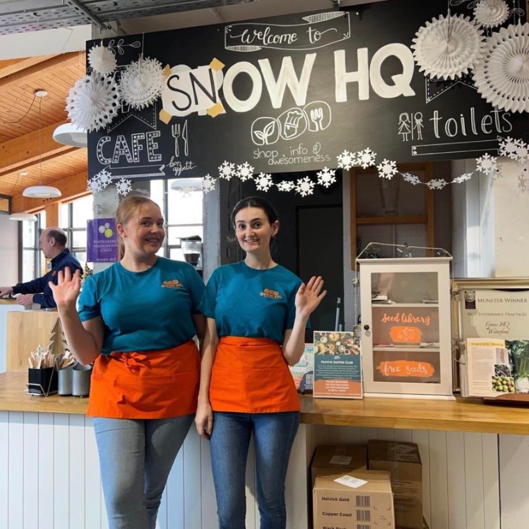 🥰 Good morning from SNOW HQ ⛄️ We're full of festive spirit and looking forward to welcoming you today for an award-winning breakfast (until 12) or lunch (until 5). Christmas jumpers aren’t mandatory, but they are strongly encouraged 😉