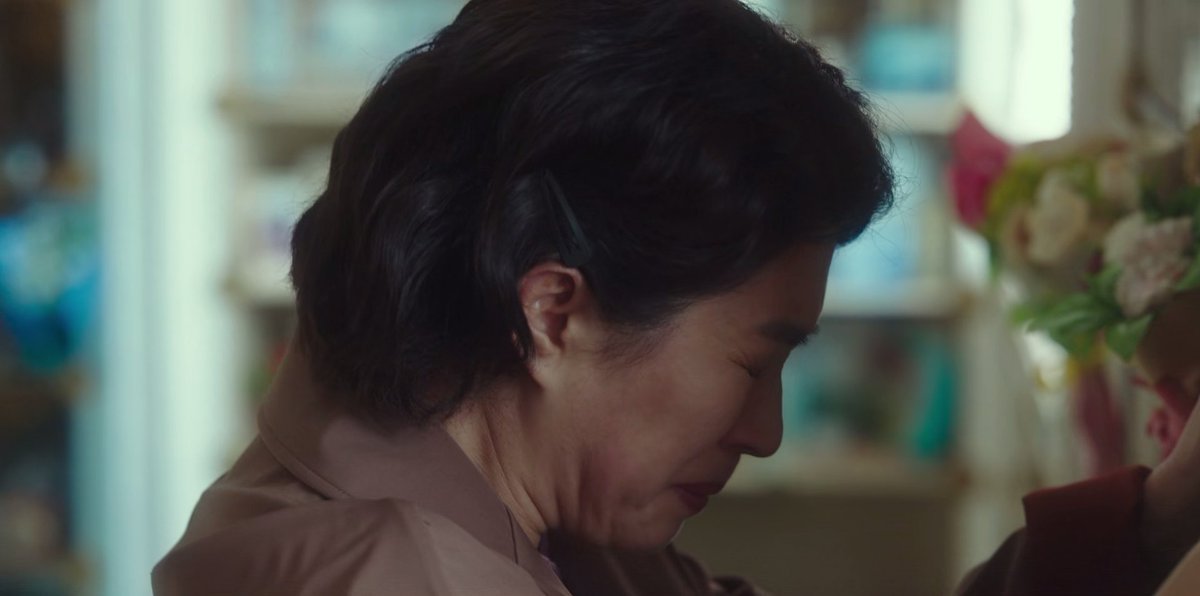 kdramamiss's tweet photo. this scene emotionally wrecked me jisu crying longing for yijae and him breaking down in tears seeing her and his mom in pain bawling their eyes out missing him younjung dohyun and mikyung's acting was so raw and real they made me cry with them #DeathsGameEp4 https://t.co/Le2OBtDdcB