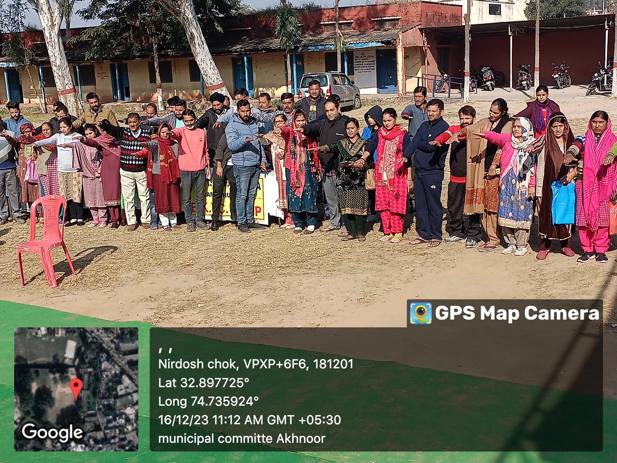 MCommitttee2's tweet image. Viksit Bharat Sankalp Yatra in M.C Akhnoor 
@NULM_MoHUA 
@JammuUlb 
@dmjammuofficial 
@md_sbm 
#ViksitBharatSanklapYatra
@md_sbm