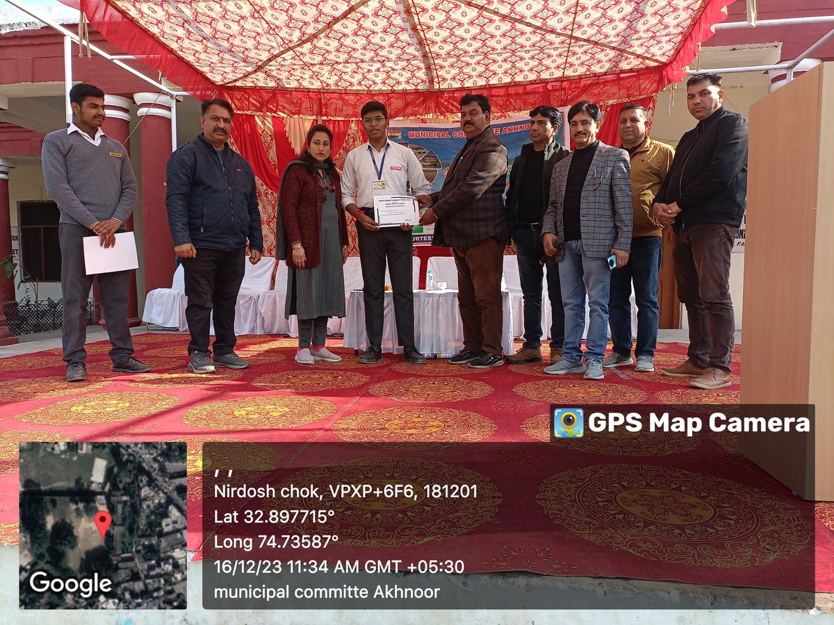 MCommitttee2's tweet image. Viksit Bharat Sankalp Yatra in M.C Akhnoor 
@NULM_MoHUA 
@JammuUlb 
@dmjammuofficial 
@md_sbm 
#ViksitBharatSanklapYatra
@md_sbm