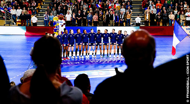 #DernièreMinute 🤾‍♀️MONDIAL IHF 2023 La finale 🇫🇷FRANCE-NORVEGE🇳🇴 🎙️Commentée par @gregmargotton et @Nodji_Myaro en direct de Herning au Danemark ⏰Dimanche 17 décembre à 18h50 sur @tf1 A 19h40, la rencontre basculera sur @TMCtv