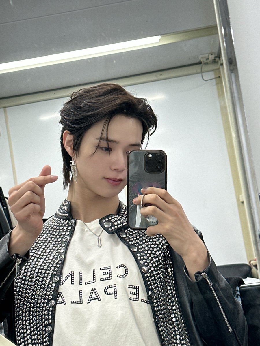 andTEAM_members's tweet photo. KBS🤍🖤
#andTEAM #K https://t.co/MJQu6g9pfW