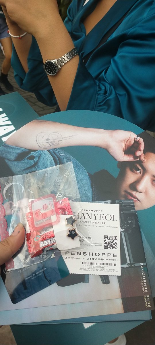 #PENSHOPPExCHANYEOLinMNL
#EXO #엑소 <a href="/weareoneEXO/">EXO</a>