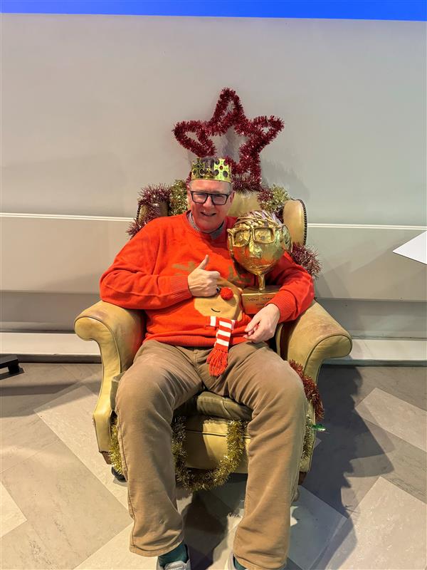 Tang Lab, Oxford (@tanglaboxford) on Twitter photo More pics from a great <a href="/Dunn_School/">Dunn_School (now @DunnSchool.bsky.social)</a> Xmas party!! Amazing artwork from the elves <a href="/rjonesy4/">Rebekah Jones</a> <a href="/SammiMcKeand/">Samantha McKeand</a> Taskmaster was delighted... although More pics from a great <a href="/Dunn_School/">Dunn_School (now @DunnSchool.bsky.social)</a> Xmas party!! Amazing artwork from the elves <a href="/rjonesy4/">Rebekah Jones</a> <a href="/SammiMcKeand/">Samantha McKeand</a> Taskmaster was delighted... although