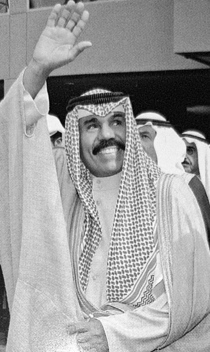 اللهم ارحمه مثلما رحمنا 
وأكرمه مثلما أكرمنا ..

أمير العفو إلى جوار ربه 
#الشيخ_نواف_الاحمد_الصباح