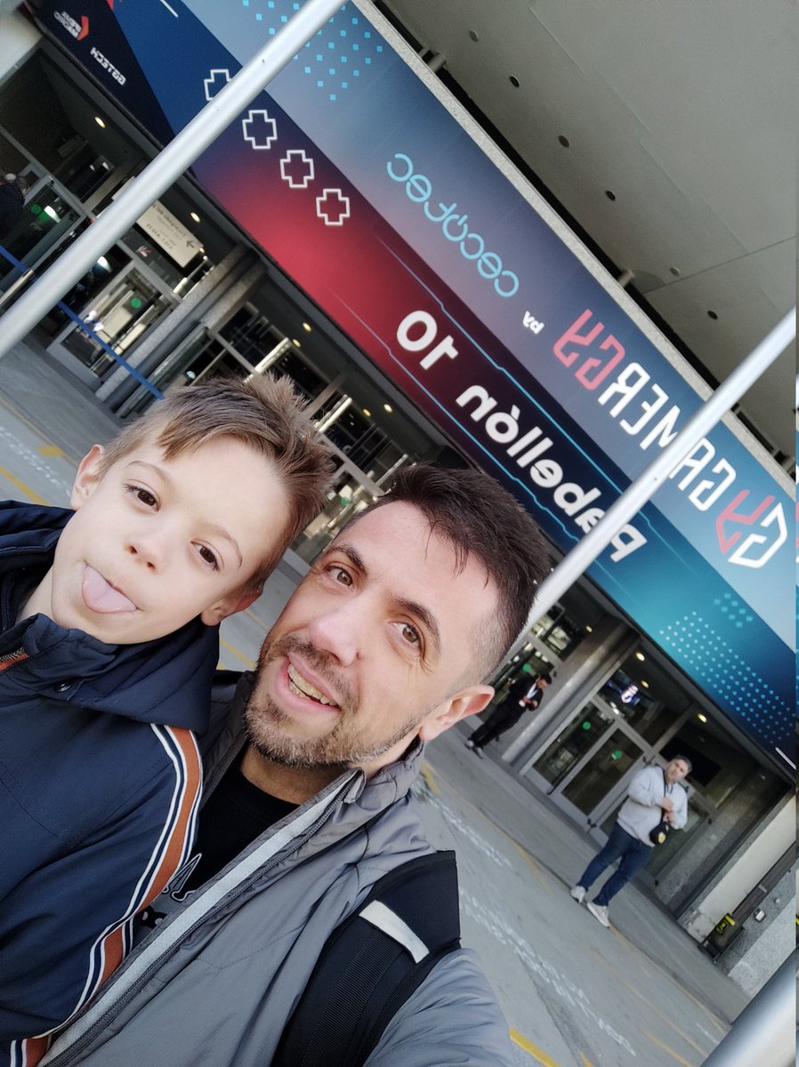 Estoy en la GAMERGY muy bien acompañado! Let's go! 

😁👍