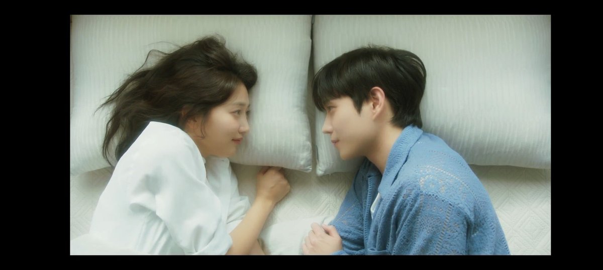 #昼に昇る月 完走🌙何千年と続く一途な愛がとても素敵だった…ドハの役がキムヨンデに似合っててカッコよかった☺️最後ヨンファがジュノを前にした時、本当にもうこの世にドハはいないことを実感したシーンがとても切なくて悲しくて泣けた😭最後はお互い転生して再会できたのかな…🥲