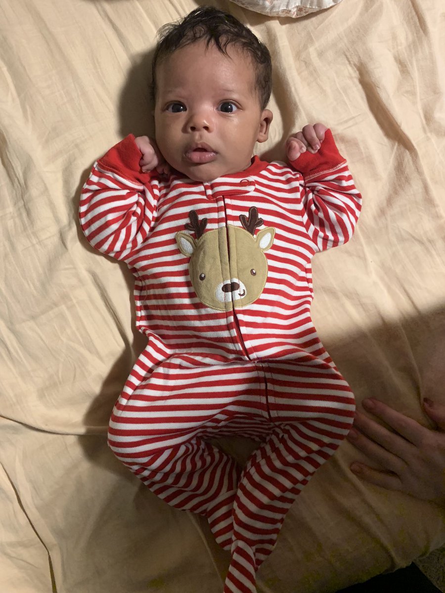 Having a son is my favorite thing I’ve ever done :) Twitter might not exist by the time u see this but if it does Daddy loves you twin 💙💙