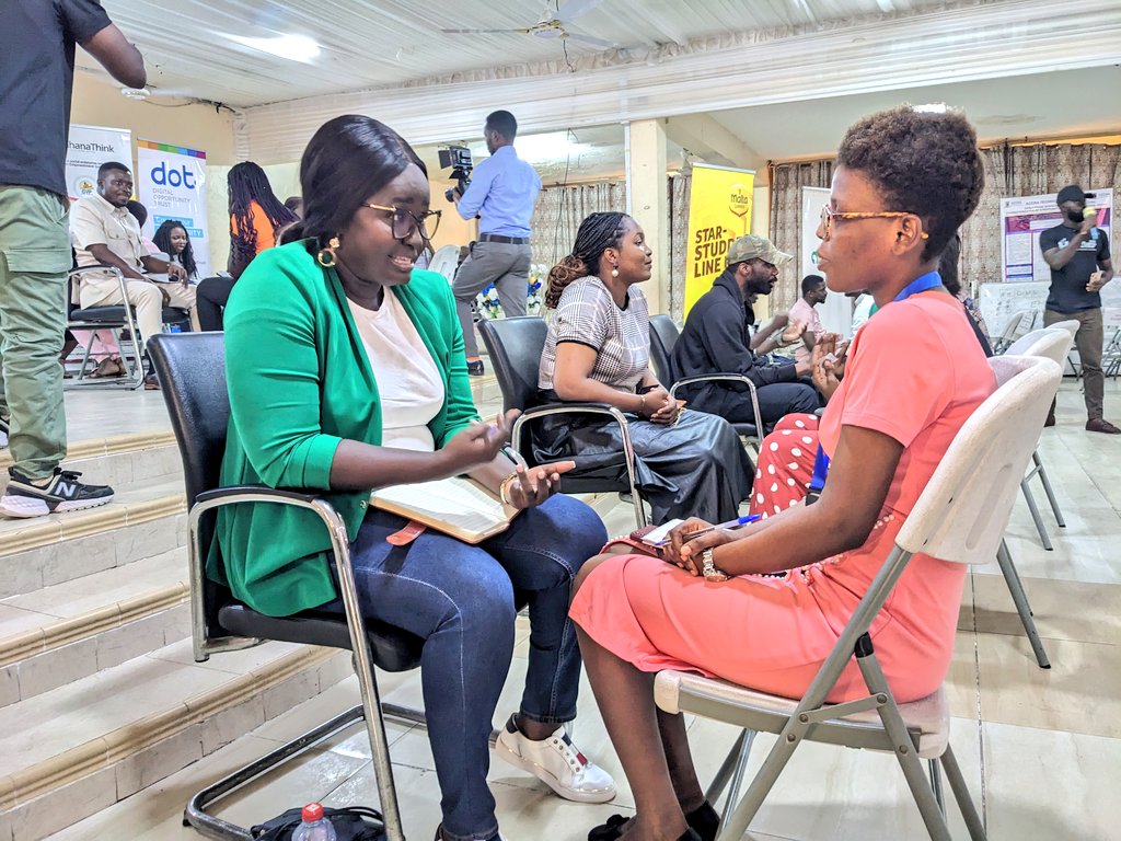 First order of business for every Barcamp is the #speedmentoring session where participants spend short but valuable time with their chosen mentors. #bcaccra #bcaccra23