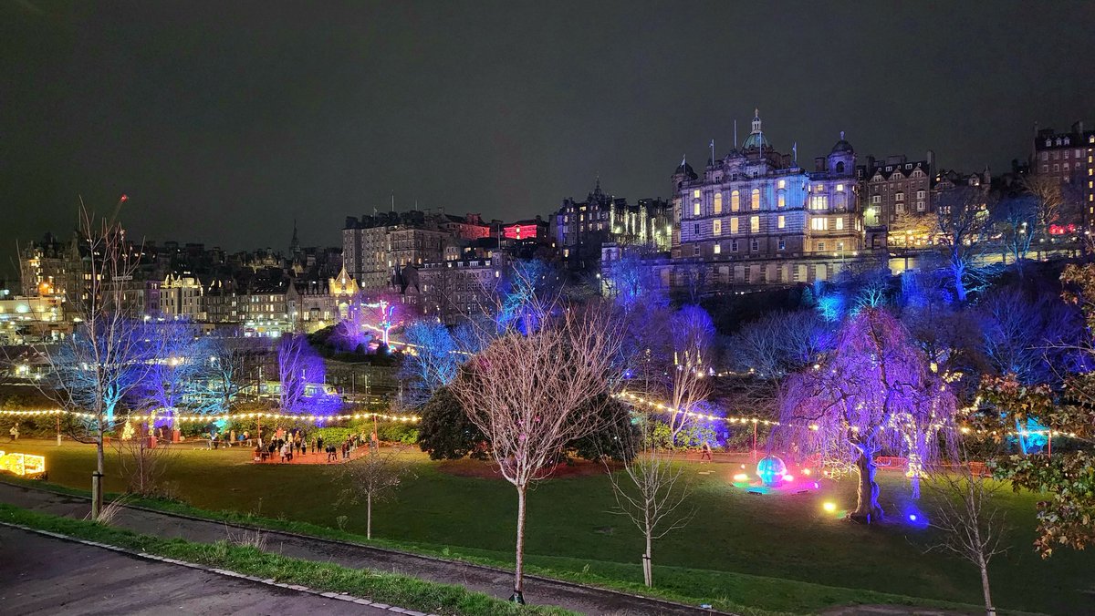 Christmas Lights at Edinburgh Markets ✨️ 

#northwest #love #home #lifestyle #cumbria #lakedistrict #family #travel #life #couples #disneyfamily #husbandandwife #dogmom #adventure #dailylife #ukfamily #northwest #christmas2023 #christmasdecoration #edinburgh #edinburghchristmas