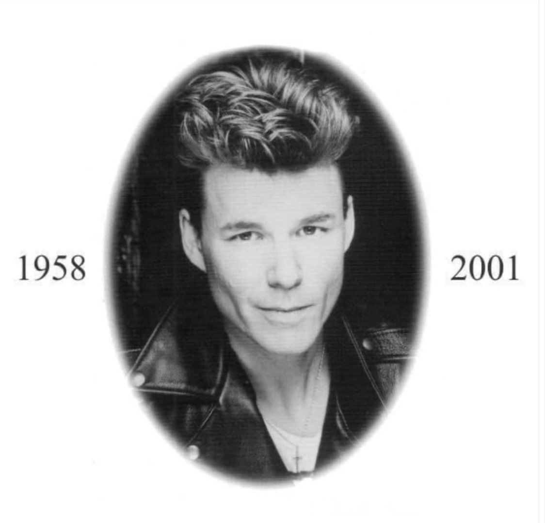 Can’t let today slip by without remembering the late great Stuart Adamson, who passed away on this day 2001 aged just 43. Very sadly missed 💔 #BigCountry #StuartAdamson