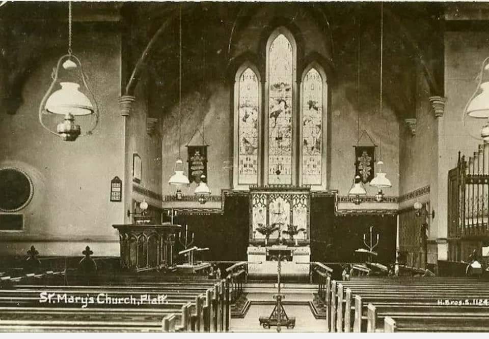 #SteepleSaturday @EngChurchPics An early Victorian church built in 1842 - the year before Dickens wrote A Christmas Carol. The interior has a lovely hammerbeam roof structure. Architect John Whichcord in partnership with an otherwise unknown associate listed as Walker.