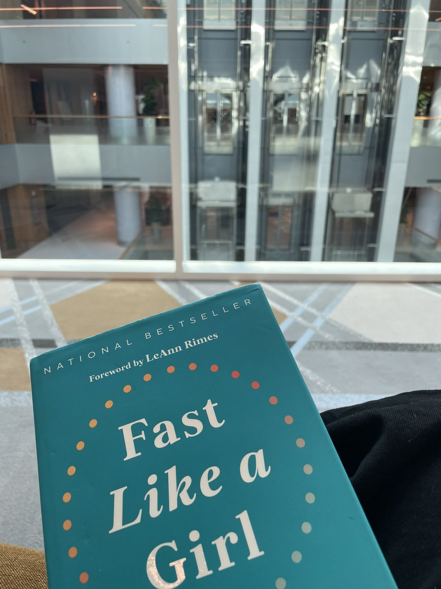 JustCallMeG20's tweet image. Enjoyed a peaceful day at the #MohammedBinRashidLibrary, indulging in silent reading. The UAE truly excels in creating remarkable spaces, and this architectural masterpiece is no exception. Looking forward to more visits in the future. 📚🇦🇪 #MyDubai