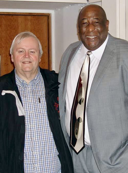 onesteviebacon's tweet image. This popped up in my memories today. I was lucky enough to see Clyde Best play and met up with him a few years back. Only one phrase to describe him “Gentle Giant”. A lovely, lovely man ⚒️
