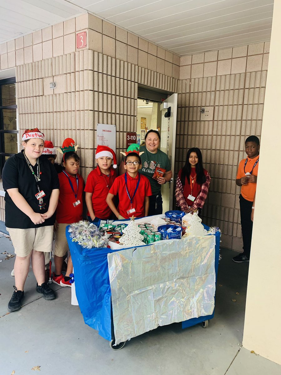 DeltaTangoTwin's tweet photo. The Leadership Events Team @IMS_Indians @collierschools delivered holiday treats 🍡🧁🧃to some of our amazing staff ⛄️⛄️⛄️@CrosbyTiwana #LeaderInMe #LightHouseTeam https://t.co/L6IgIxDPJq