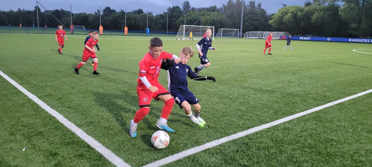 harrisduncanson's tweet image. It’s the last game of the year - for the wee man - having withdrawal symptoms already 😬  Merry Xmas and many thanks to all the coaches and participants connecting to Harmony Row United. Enjoy your the time out with family and friends. #weareharmonyrow ⚽️👏🏻