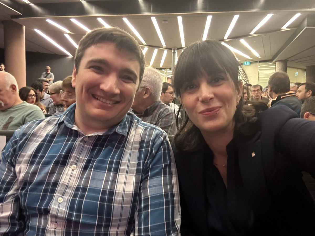 🎂 Celebrant els #25anysSoftCatalà amb tota la colla que ha fet possible que tinguem molts ginys i programari en català.

I tot de manera voluntària. Una reposta de la societat civil amb ganes d’empoderar-se tecnològicament.

✨Per 25 anys més <a href="/softcatala/">Softcatalà</a>!