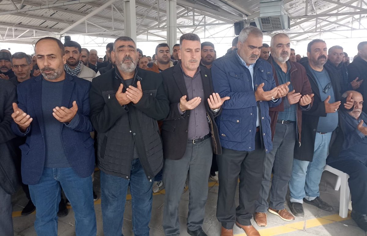 antephudapar's tweet photo. İl Başkan Yardımcımız Sn. Mustafa Karakurt, İl Yönetim Kurulu Üyelerimiz ile Gaziantep Büyükşehir Belediyesi Başkan Aday Adayı Sn. Mehmet Nakşi Erat'ın vefat eden ağabeyi Bozan Erat'ın cenazesine katıldılar.

Merhuma Allah’tan rahmet, ailesine ve yakınlarına başsağlığı dileriz. https://t.co/tzQOhsTiij