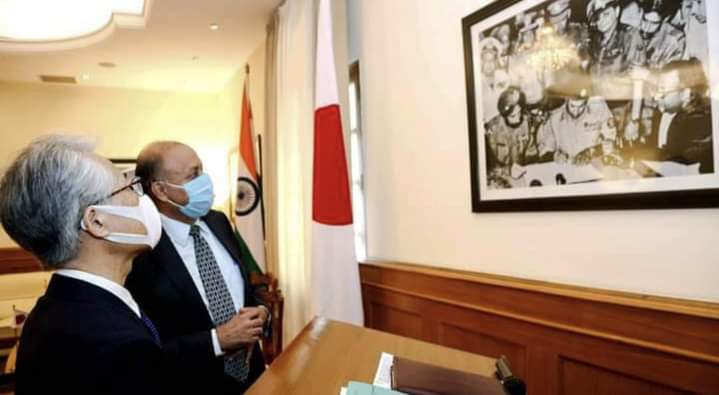 Happy Vijay Diwas Showing the iconic memory of surrender by Pak Army in the 1971 war to H.E. Satoshi Suzuki, then Ambassador of Japan to India in 2021.