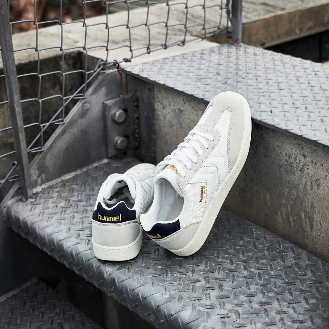 La VM78 CPH 😍 Perfecta para cualquier ocasión y garantiza un estilo atemporal año tras año 👟 📲 LINK: hummel.es/vm78-cph-nylon… #hummel #hummellifestyle #letsplay