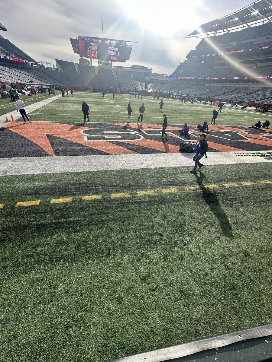 Kuma_Den's tweet photo. The @Vikings are looking good but @Bengals are always up to it #WhoDey #KetteringHealth #NFL https://t.co/H7Kbru6R4O