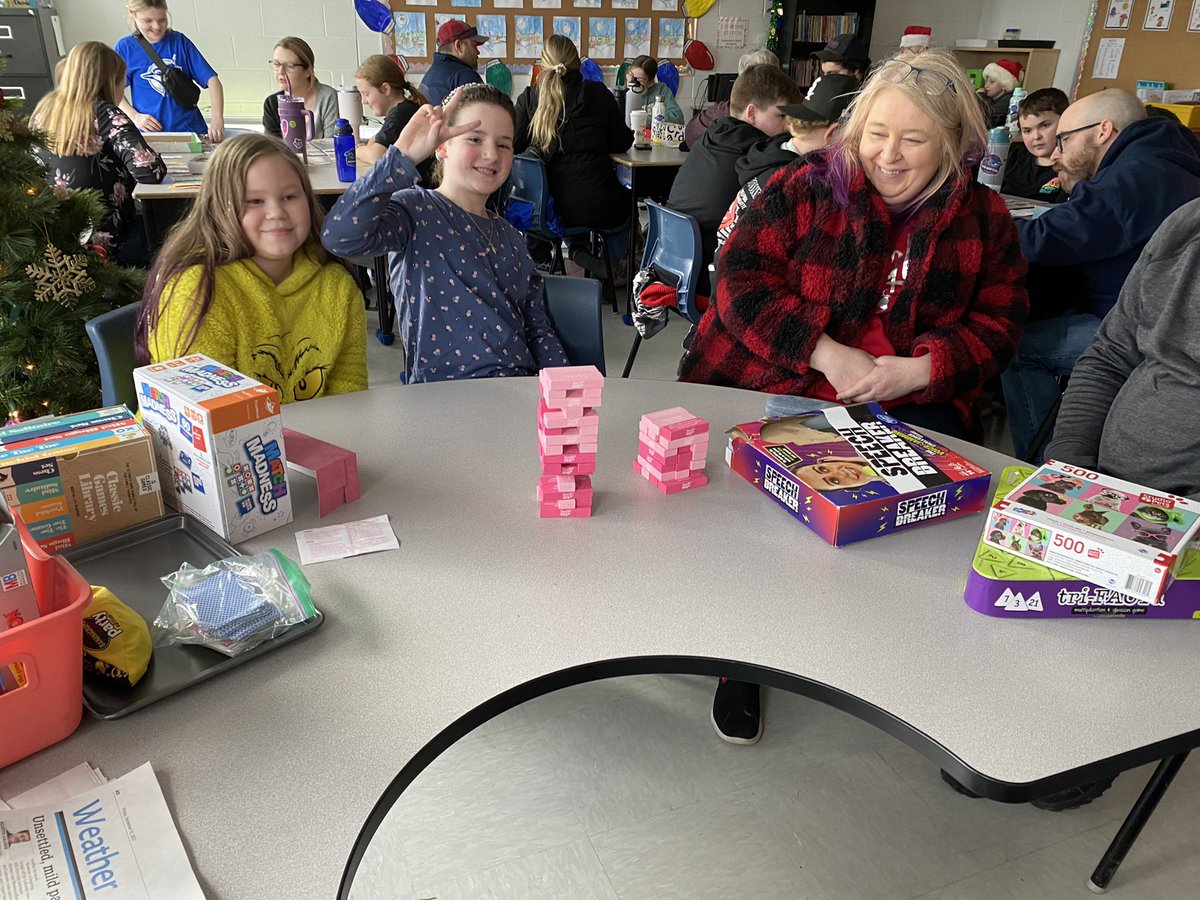 What a fabulous afternoon we had playing board games and building connections! 😊 2/2 <a href="/AdmiralsAcad_NL/">Admiral’s Academy Navigators 🏳️‍🌈</a>