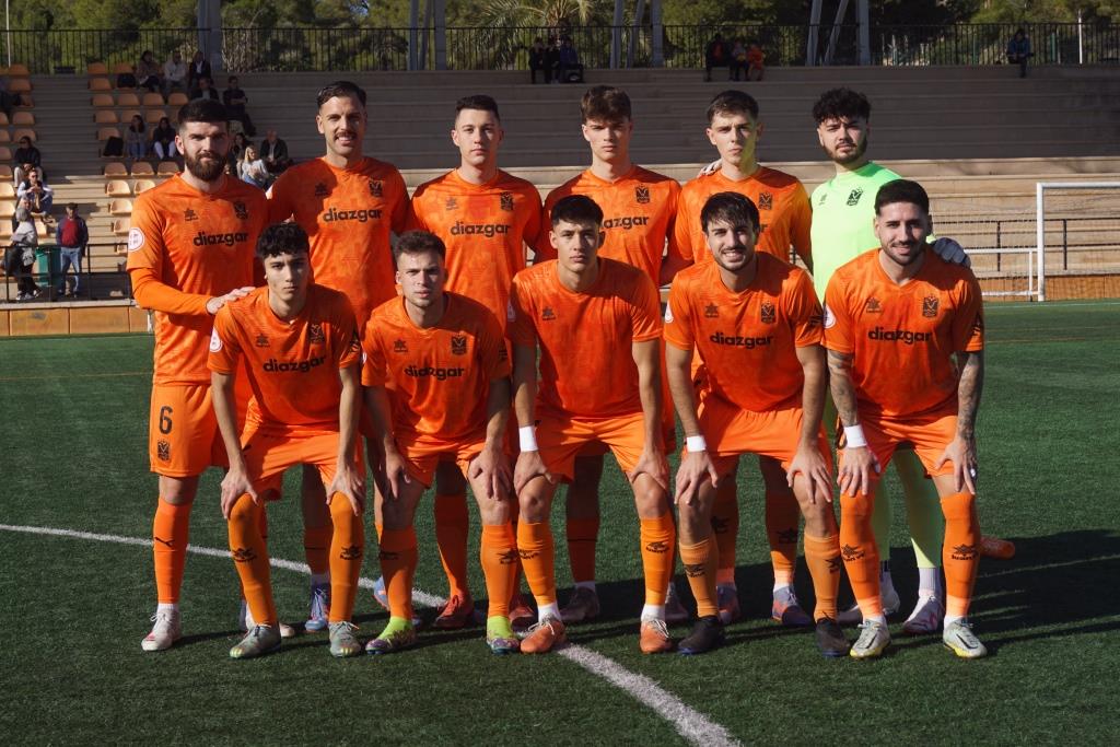 jmateu6's tweet photo. Sigue la racha del @playasdcalvia que venció 3-0 al @CFelanitx. Los goles de @lluis_ballester, @DBardolet y @Mark_V13 sentenciaron a un @CFelanitx que quiso pero no pudo. Los de @Carlos_Mtinez76 siguen en zona de play off.
https://t.co/f7cKN1Zl5x https://t.co/QbA1PP0gM8