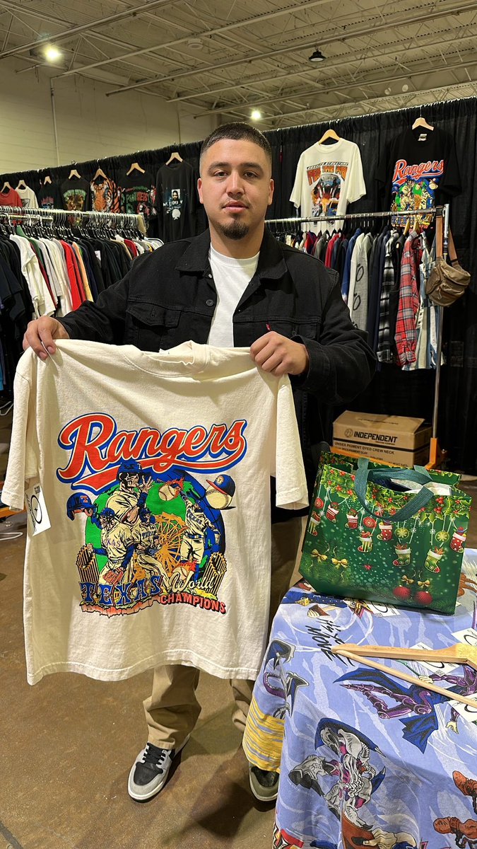 obsoletestreet's tweet photo. Who slept!?😮‍💨 shirts came out fire!!!🔥 https://t.co/Uffxct6QUg