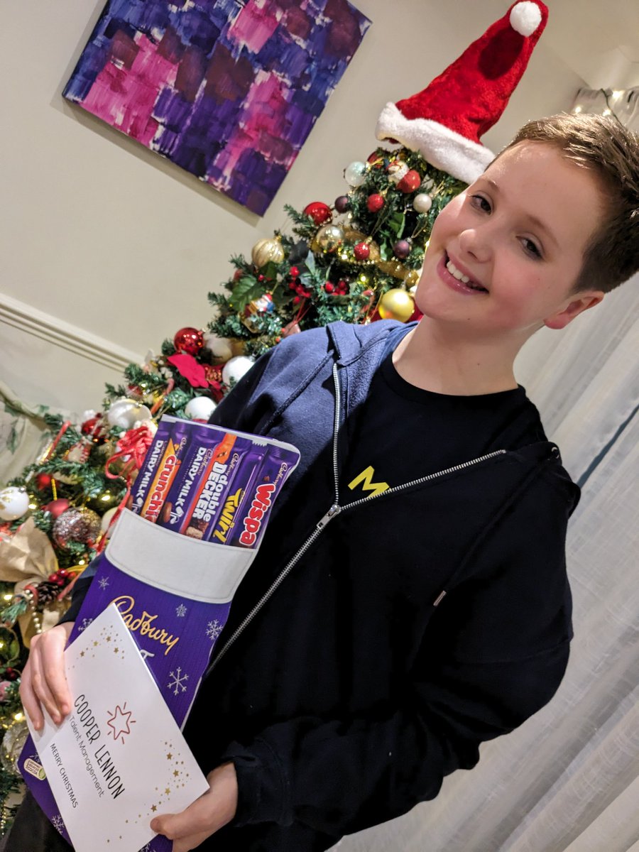 Thank you <a href="/CooperLennon/">Lennon Cooper</a> Talent Management for the Christmas yummy chocolate and card!   My agents are better than yours heh!!