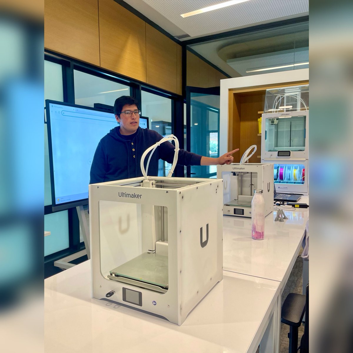 ImpulsumEc's tweet photo. 🚀 Exploramos el laboratorio tecnológico de @unisabana en la última visita de #ELANET, descubriendo su impacto en el desarrollo emprendedor local. 

💡Intercambiamos ideas y exploramos alianzas para el emprendimiento binacional. 

🤝 ¡Gracias UniSabana por la cálida bienvenida! https://t.co/sWXDphHZ4W