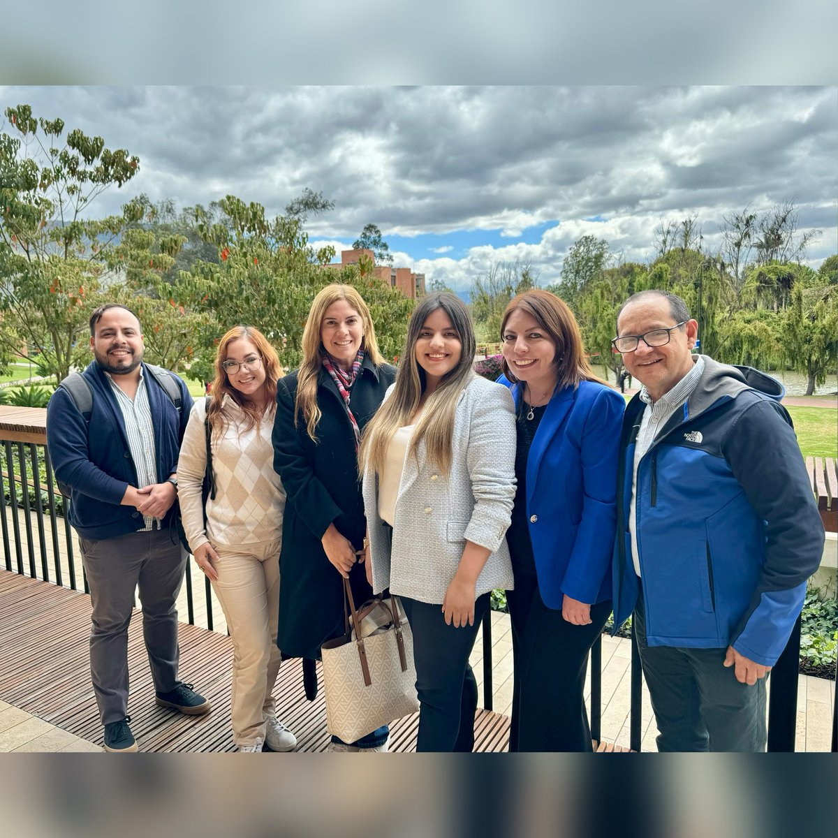 ImpulsumEc's tweet photo. 🚀 Exploramos el laboratorio tecnológico de @unisabana en la última visita de #ELANET, descubriendo su impacto en el desarrollo emprendedor local. 

💡Intercambiamos ideas y exploramos alianzas para el emprendimiento binacional. 

🤝 ¡Gracias UniSabana por la cálida bienvenida! https://t.co/sWXDphHZ4W