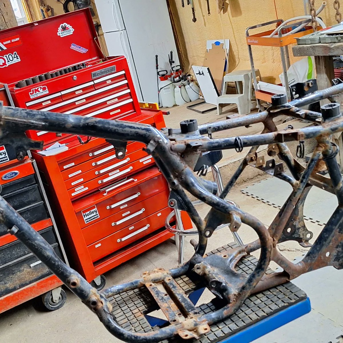sprayman63's tweet image. And so it begins. Next project! 1984 Honda Big Red ATC 200ES. Check back in the spring and hopefully it will be complete!#bigred #honda #letthefunbegin @HondaCanada