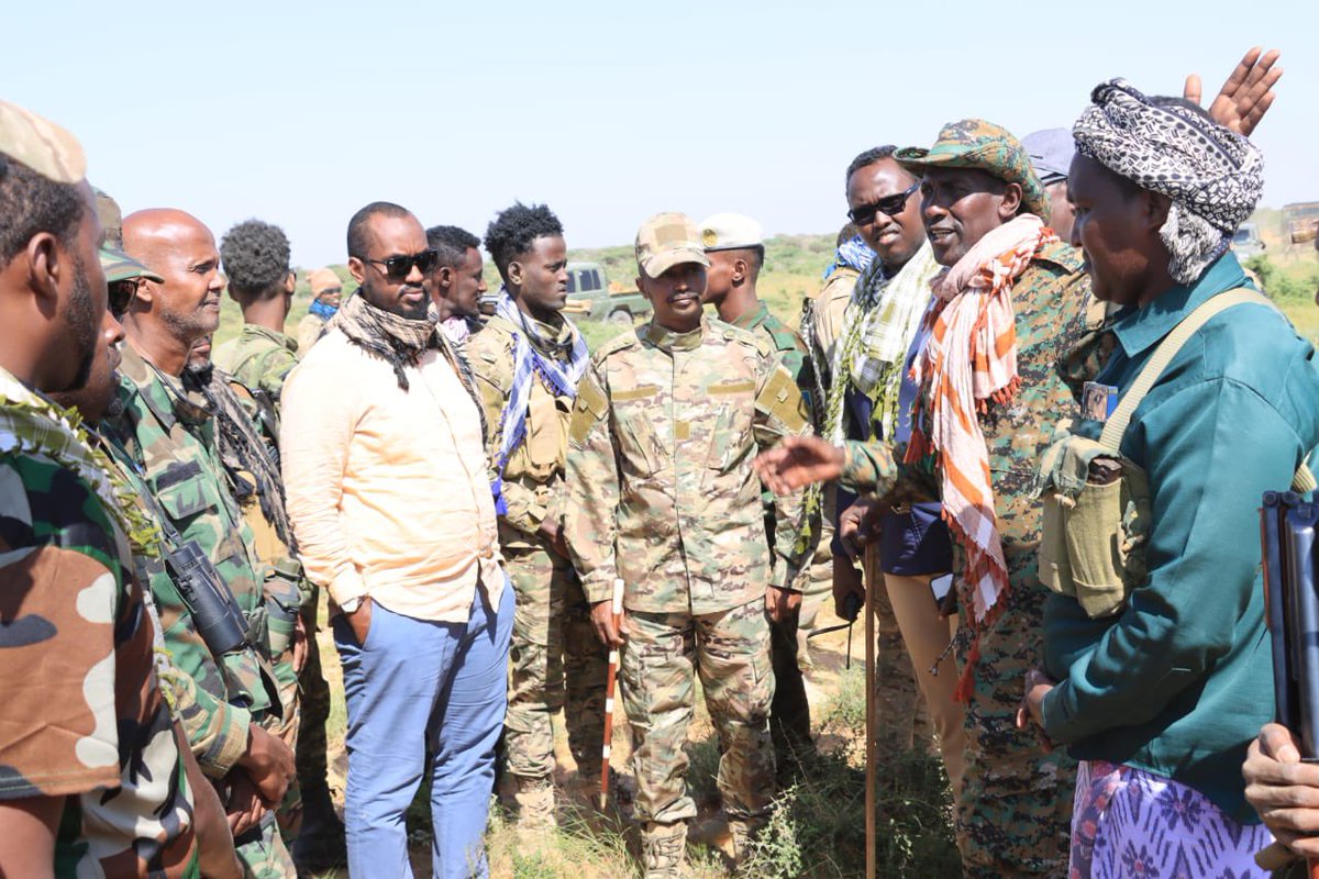 SONNALIVE's tweet photo. Today, Gen. Dayah Abdi, the commander of the National Army’s land forces, joined #Galmudug authorities in visiting #Shabelow and its surrounding areas. The National Army, regional fighters, and local residents have made considerable progress in the latest actions against terrorists. #Somalia